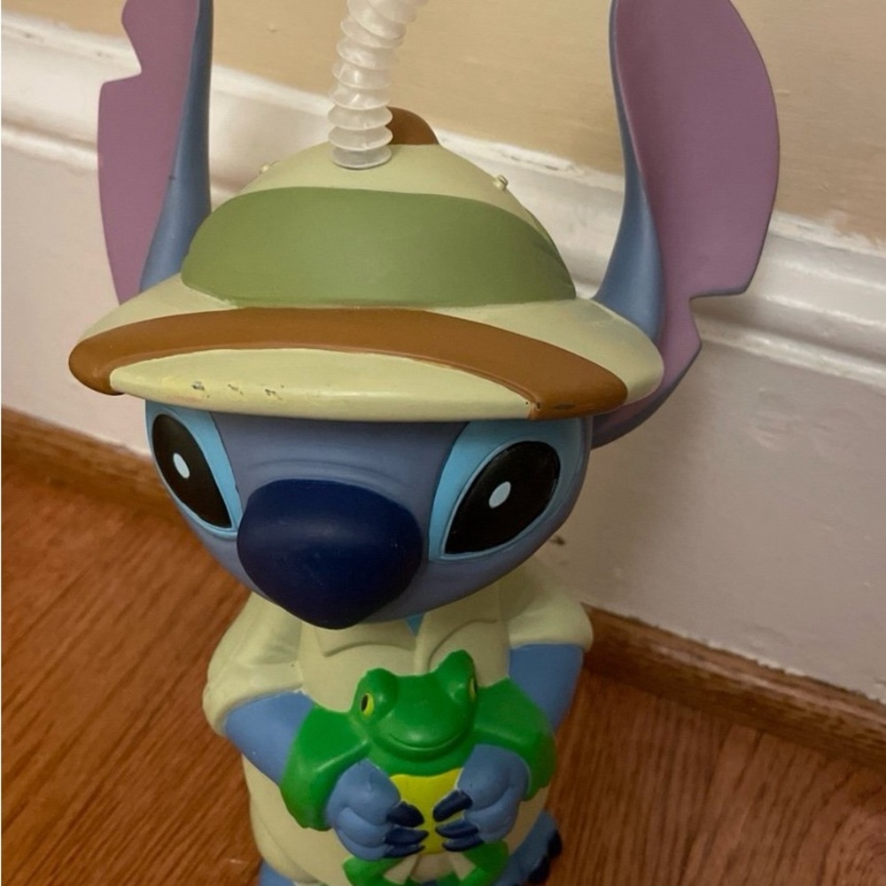 WDW Animal Kingdom Stitch water bottle